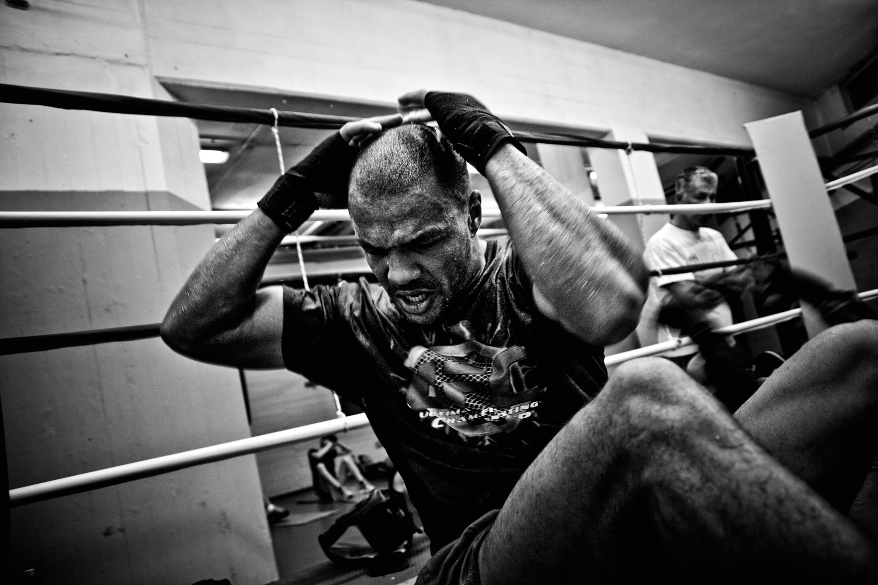ITALY. Florence, 6th October 2011. Leonard Bundu during the training  in preparation of the match for the EBU (European Boxing Union) Welter Weight crown.