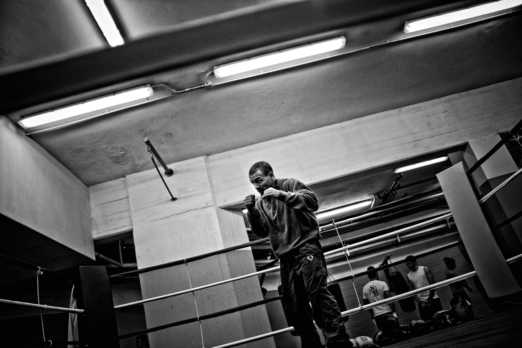 ITALY. Florence, 12th October 2011. Leonard Bundu during the training  in preparation of the match for the EBU (European Boxing Union) Welter Weight crown.